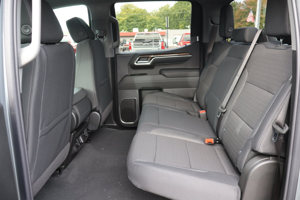 New 2026 Chevrolet Silverado 1500 LT w/ Z71 Off-Road Package AWD/4WD image 18