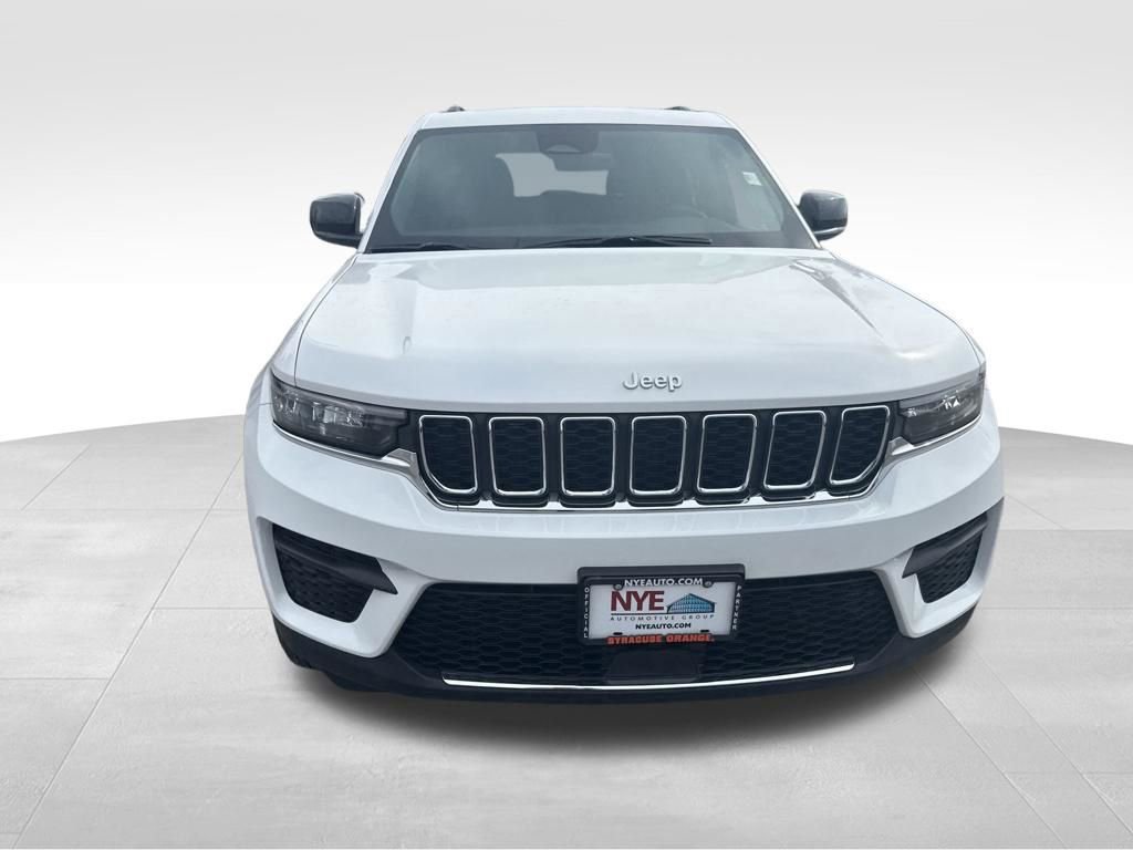 Used 2025 Jeep Grand Cherokee Laredo X image 8