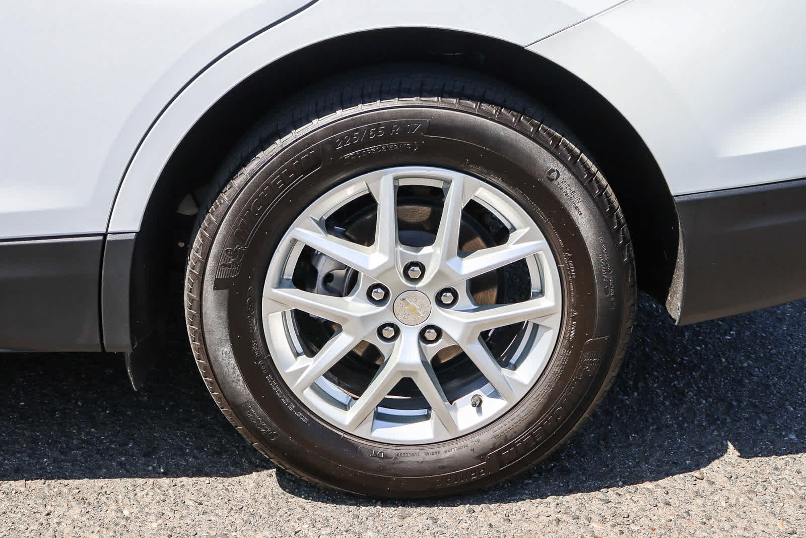 Used 2023 Chevrolet Equinox LS w/ LS Convenience Package FWD image 13