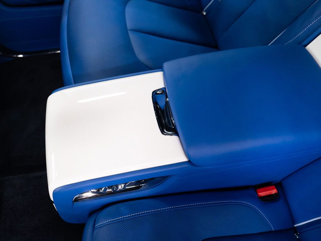 Used 2023 Rolls-Royce Cullinan image 27