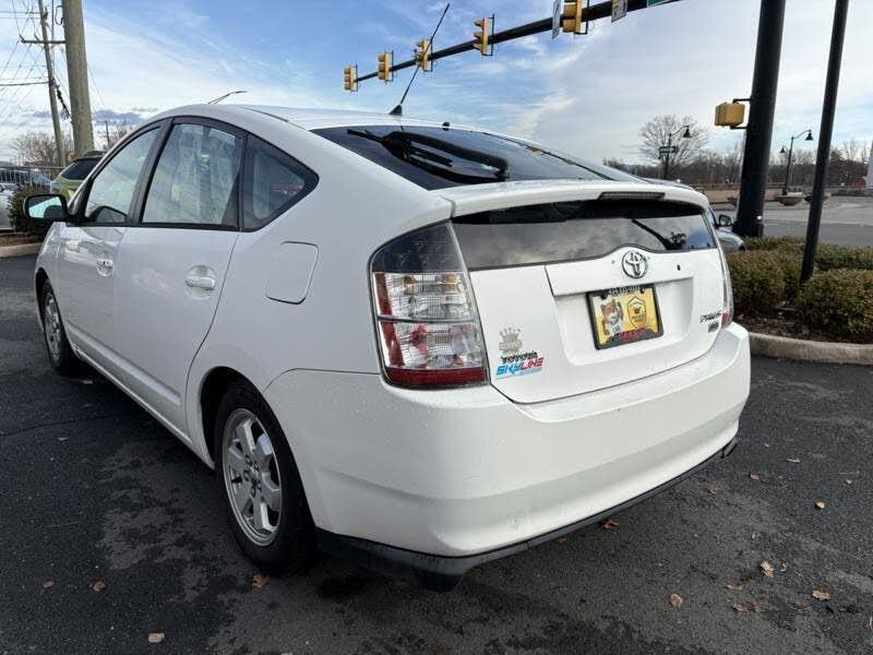 Used 2005 Toyota Prius w/ Pkg 6 FWD image 4