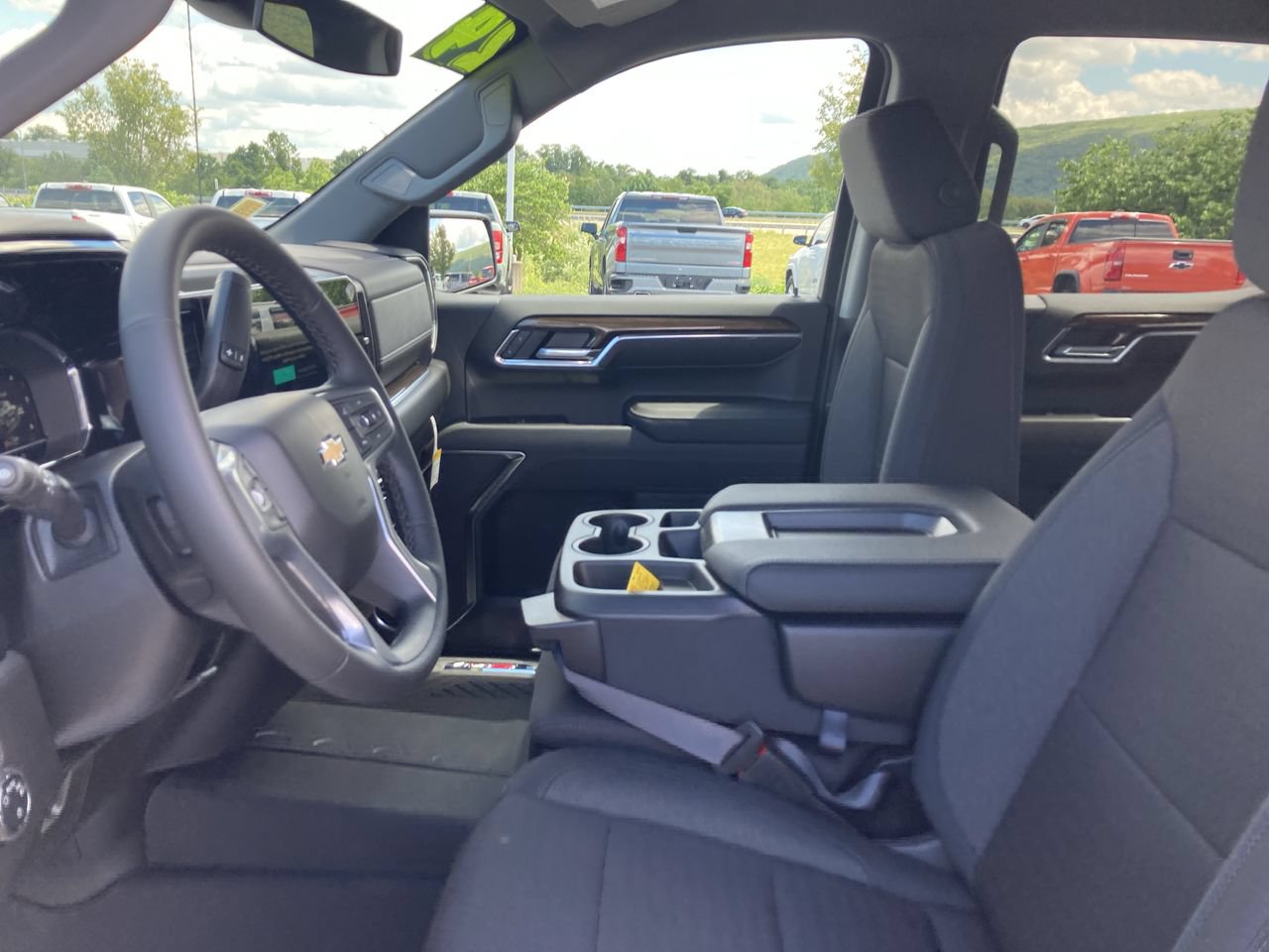New 2024 Chevrolet Silverado 1500 LT w/ Z71 Off-Road Package AWD/4WD image 22