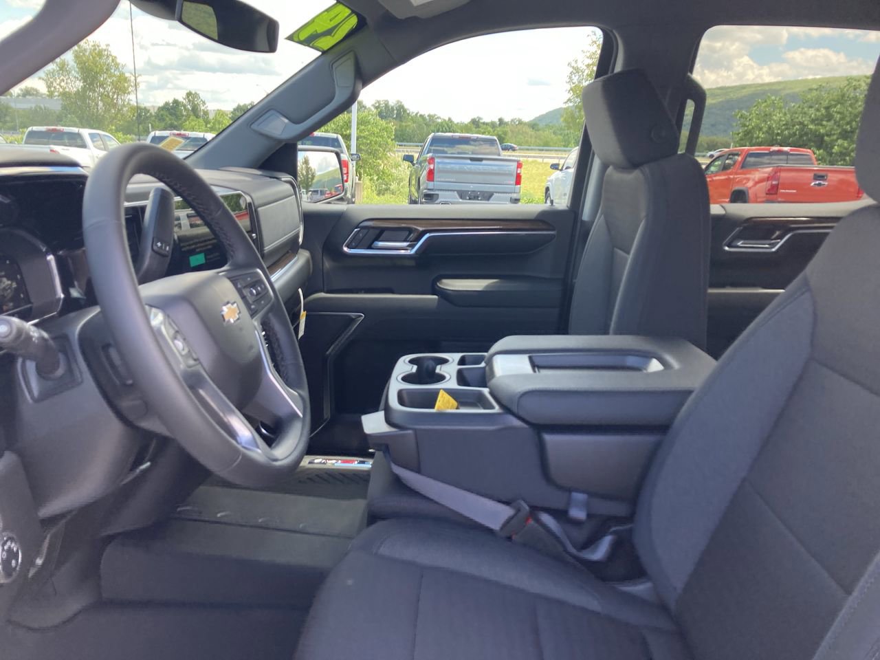 New 2024 Chevrolet Silverado 1500 LT w/ Z71 Off-Road Package image 22