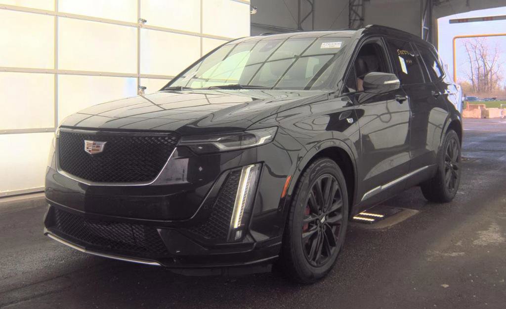 Used 2023 Cadillac XT6 Sport w/ Technology Package image 1