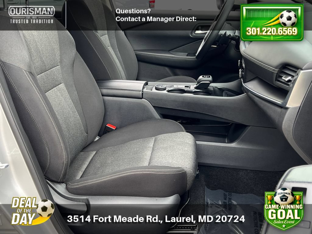 Used 2024 Nissan Rogue SV AWD/4WD image 21