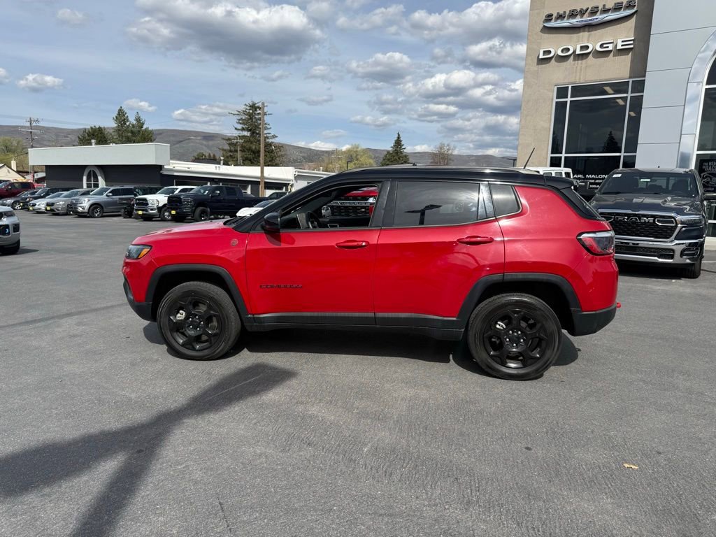 Used 2023 Jeep Compass Trailhawk AWD/4WD image 3