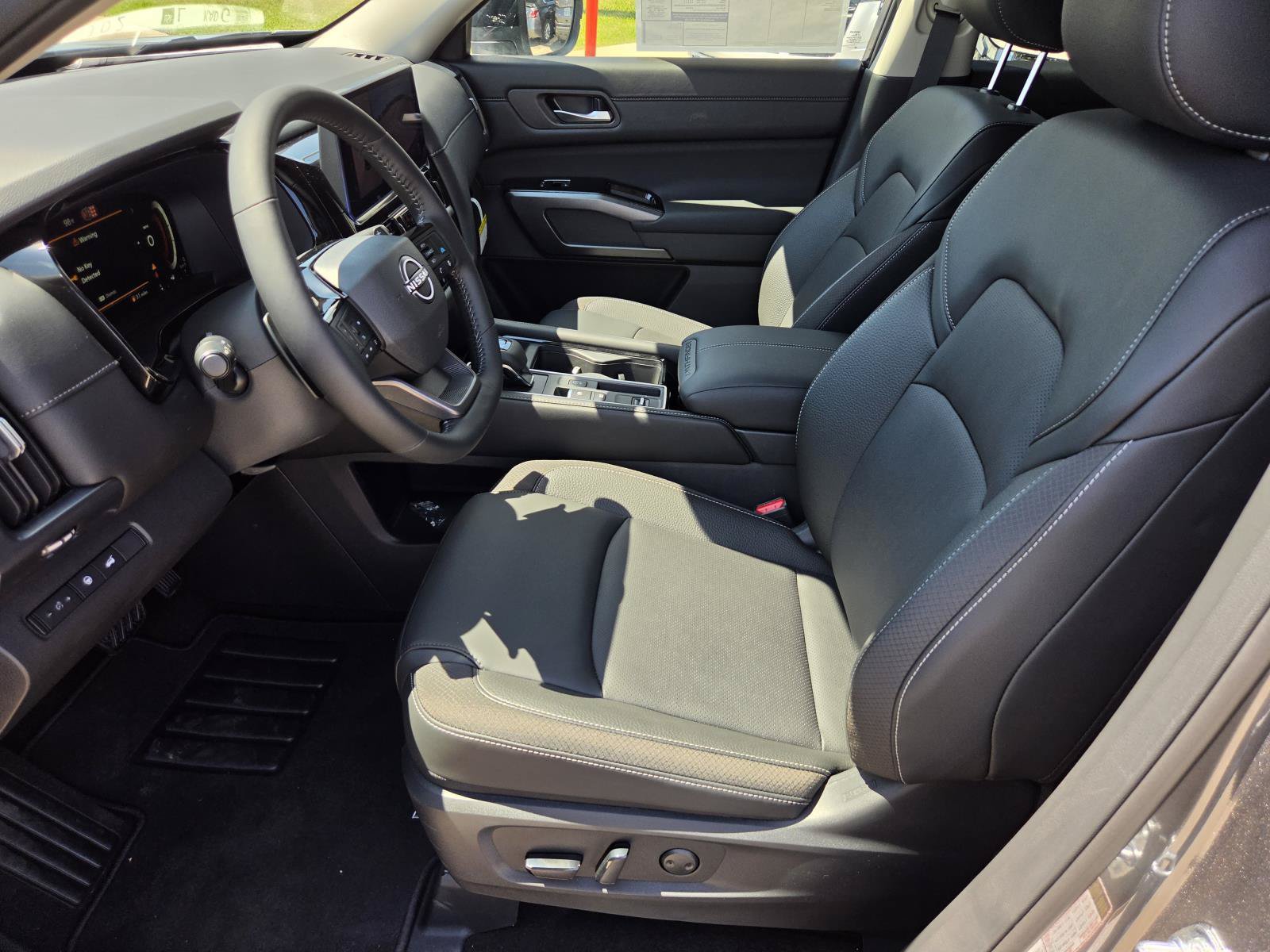 New 2026 Nissan Pathfinder SL FWD image 19