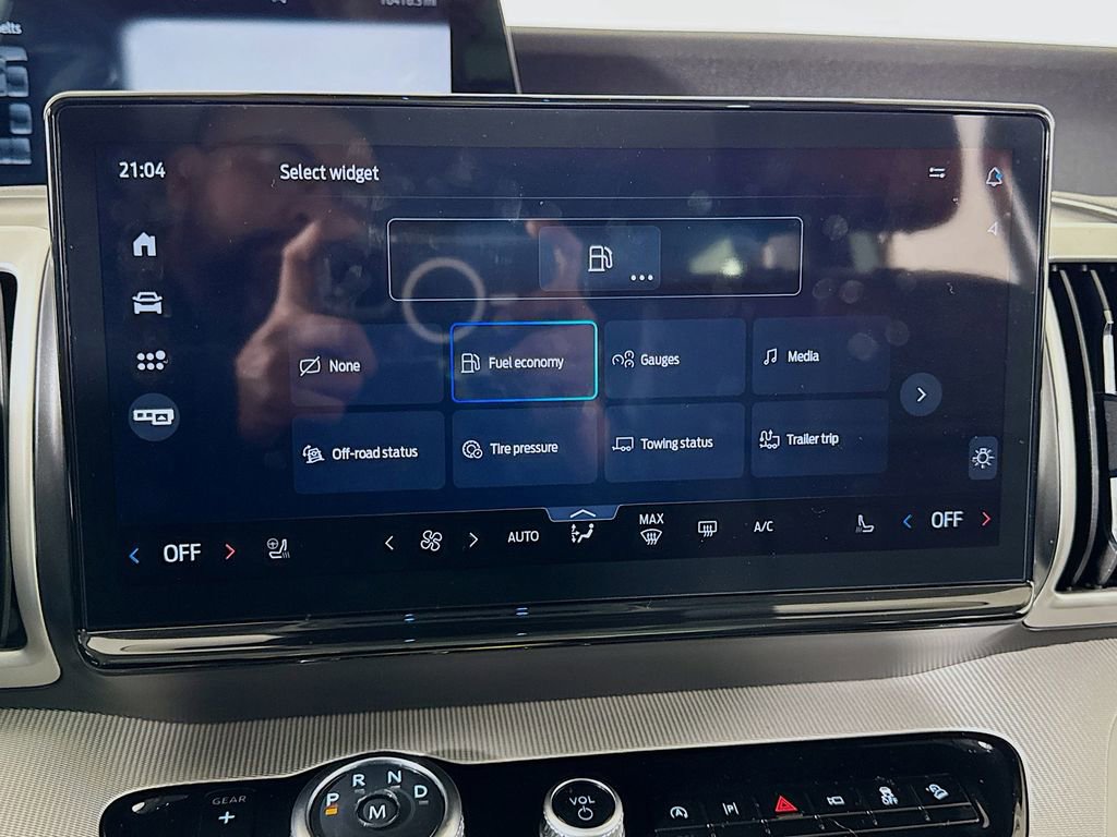 Used 2025 Ford Expedition Active image 42