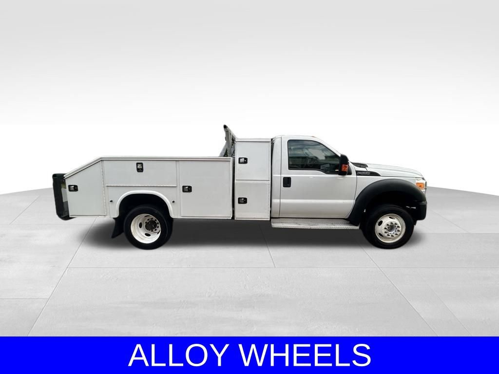 Used 2016 Ford F550 2WD Regular Cab Super Duty image 3