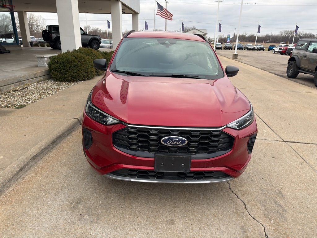 Used 2024 Ford Escape ST-Line image 2