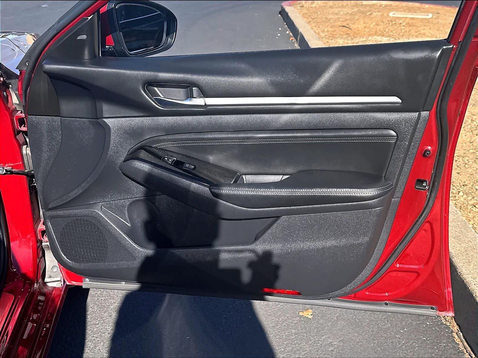Used 2020 Nissan Altima 2.5 Platinum FWD image 29