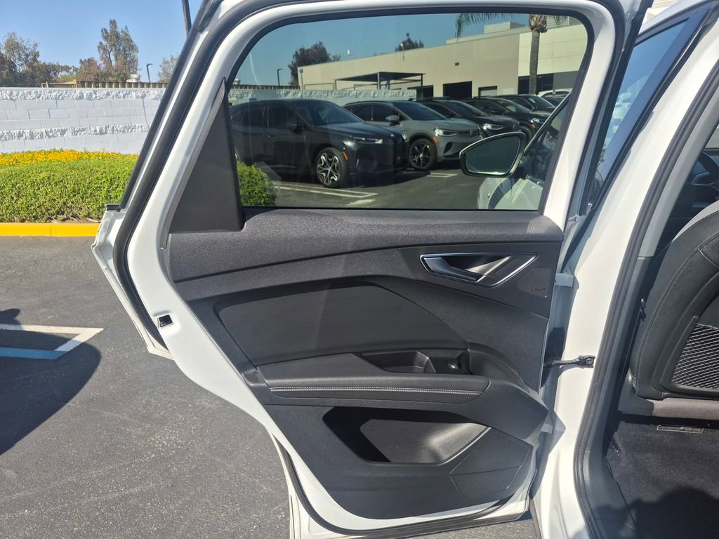 Used 2023 Audi Q4 e-tron Prestige AWD/4WD image 21