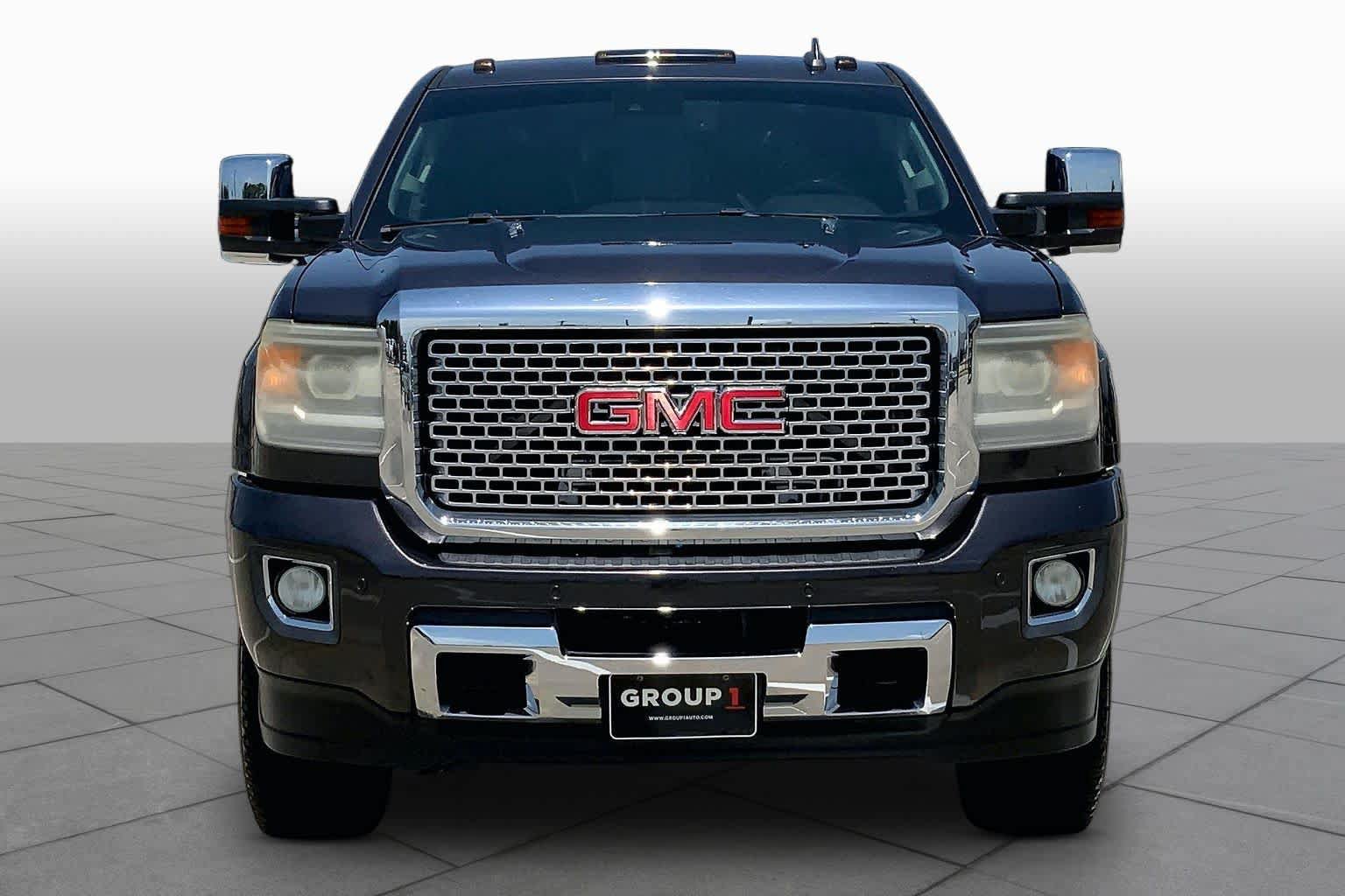 Used 2015 GMC Sierra 2500 Denali w/ Duramax Plus Package AWD/4WD image 4