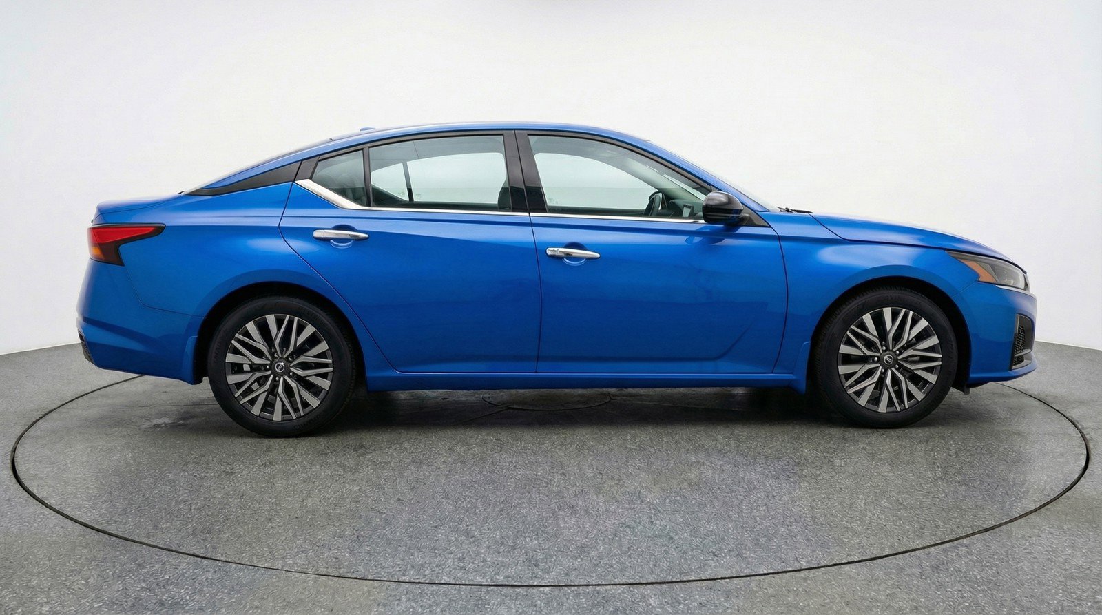 Used 2025 Nissan Altima 2.5 SV image 5