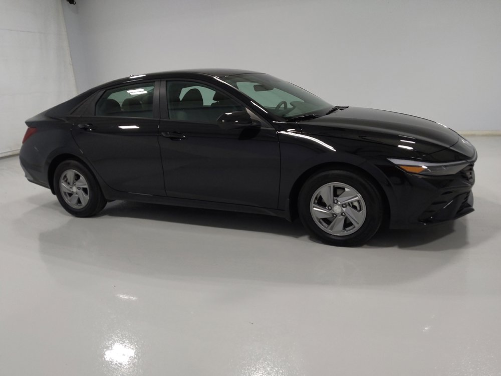 Used 2025 Hyundai Elantra SE image 11
