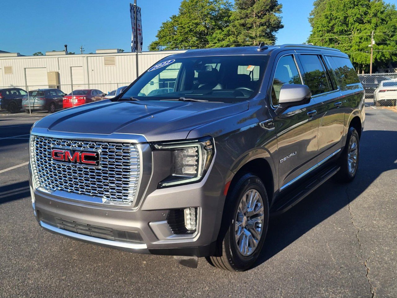 Used 2022 GMC Yukon XL Denali AWD/4WD image 7