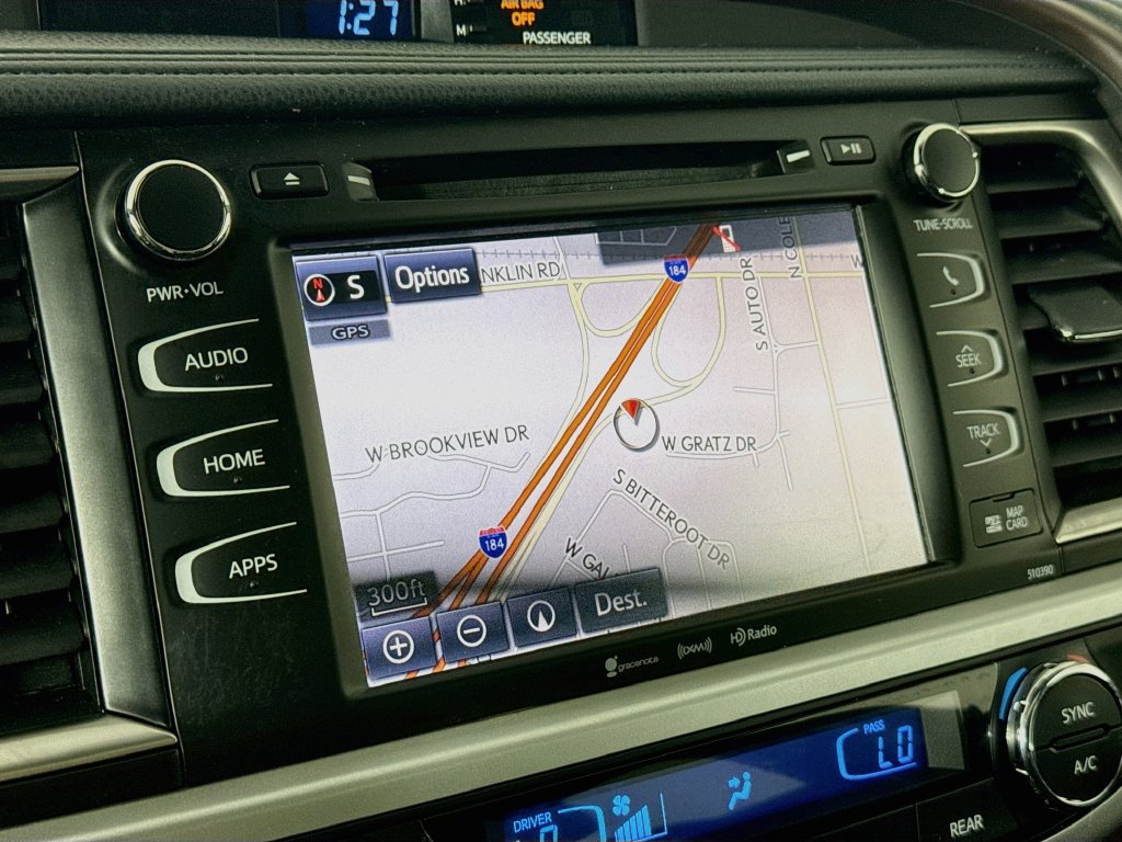 Used 2019 Toyota Highlander XLE AWD/4WD image 14