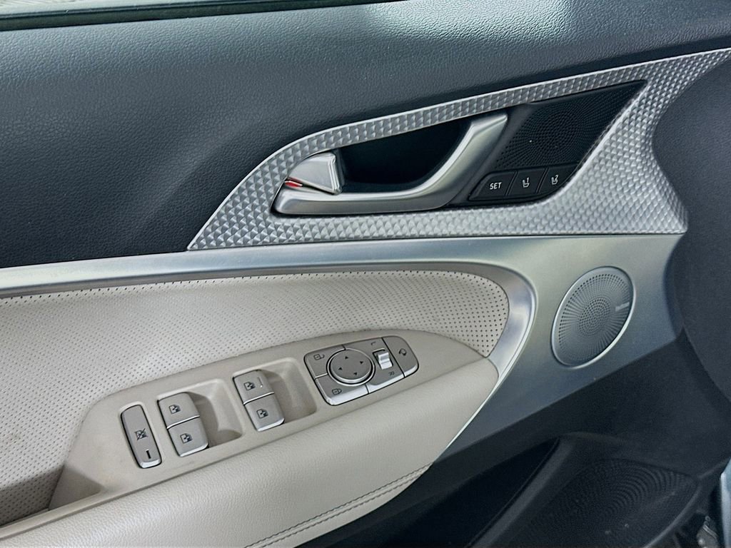 Used 2023 Genesis G70 2.0T w/ Sport Prestige Package image 25