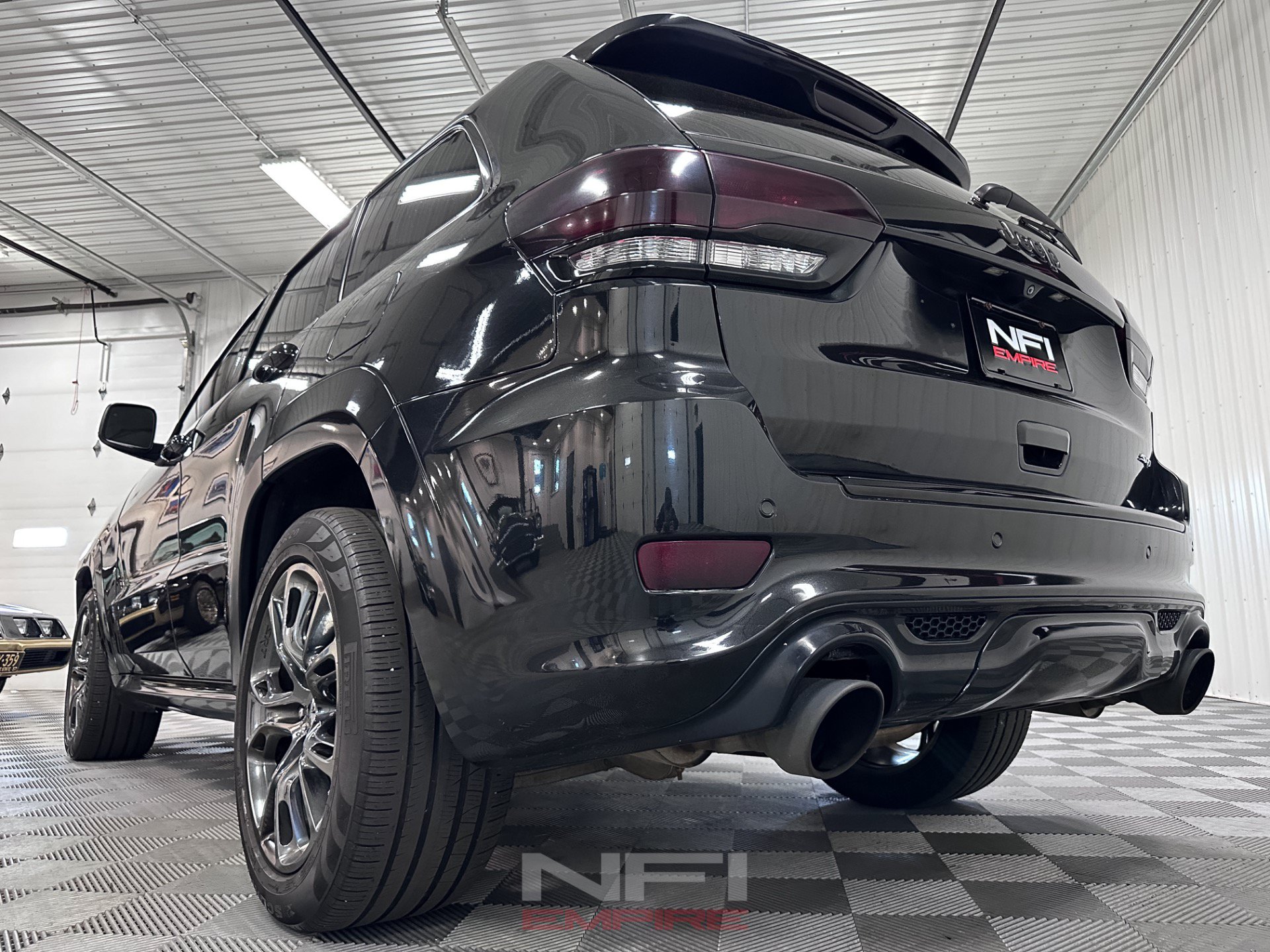 Used 2016 Jeep Grand Cherokee SRT AWD/4WD image 21