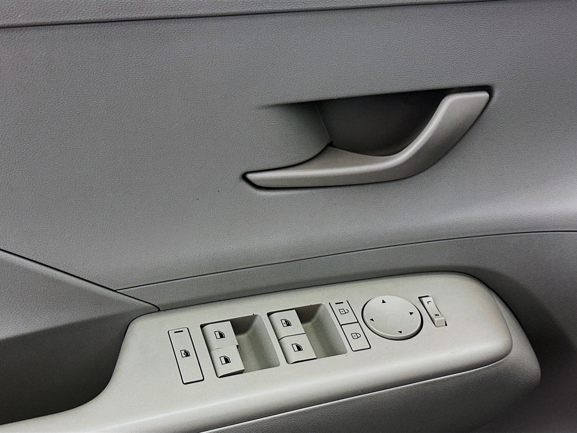 Used 2025 Hyundai Kona SEL image 15