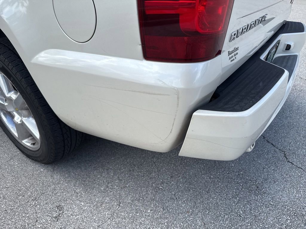 Used 2010 Chevrolet Avalanche LTZ RWD image 8