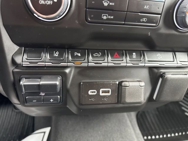 Used 2025 Chevrolet Silverado 2500 Custom w/ Custom Value Package image 17