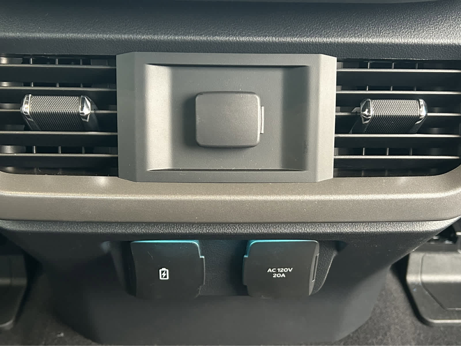 New 2023 Ford F150 Lightning Lariat image 22