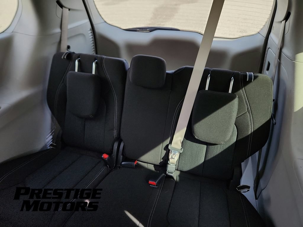Used 2022 Chrysler Voyager LX FWD image 9