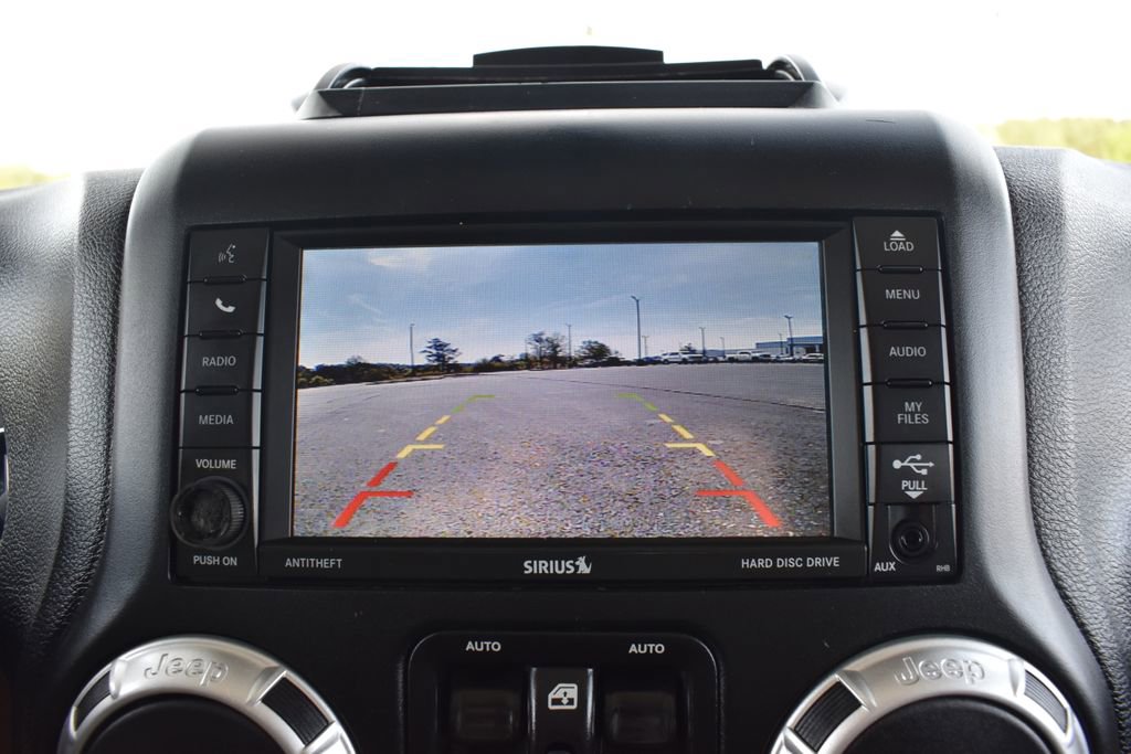 Used 2015 Jeep Wrangler Unlimited Sahara w/ Connectivity Group image 20