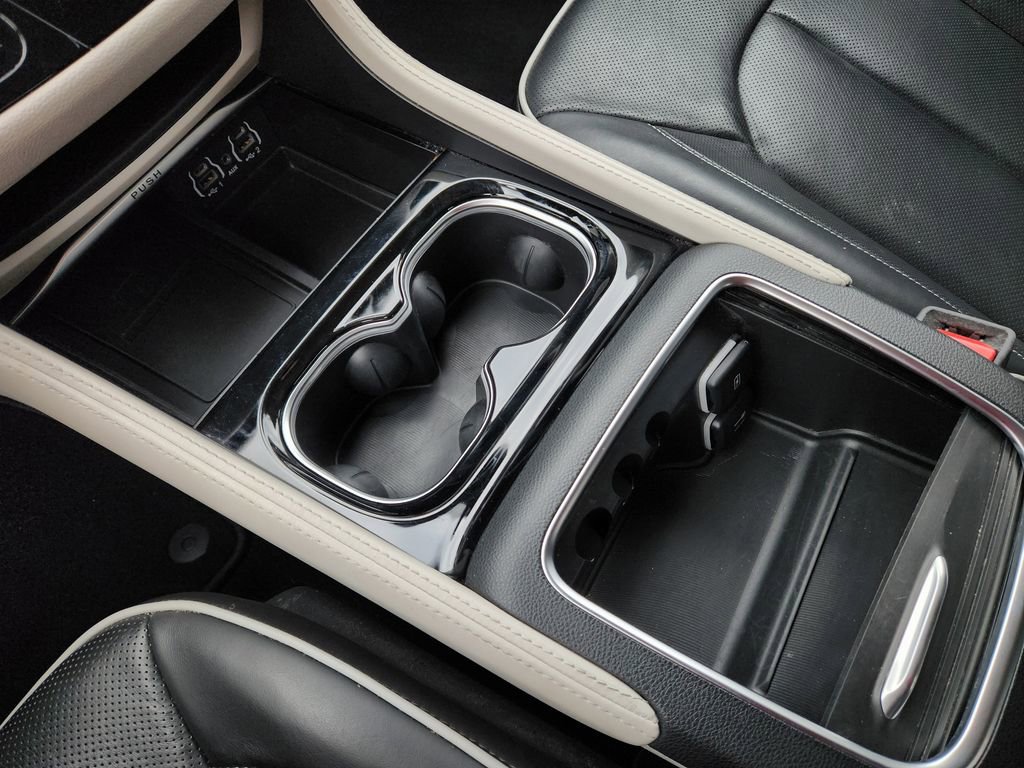 Used 2024 Chrysler Pacifica Limited image 25