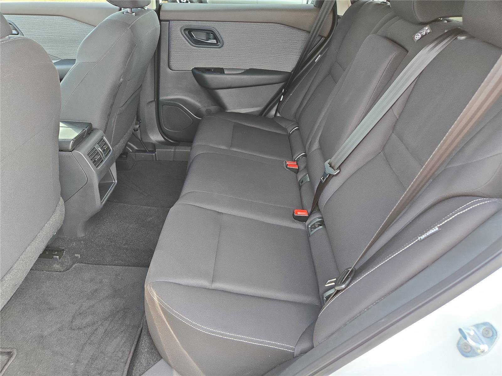 Used 2023 Nissan Rogue S FWD image 17