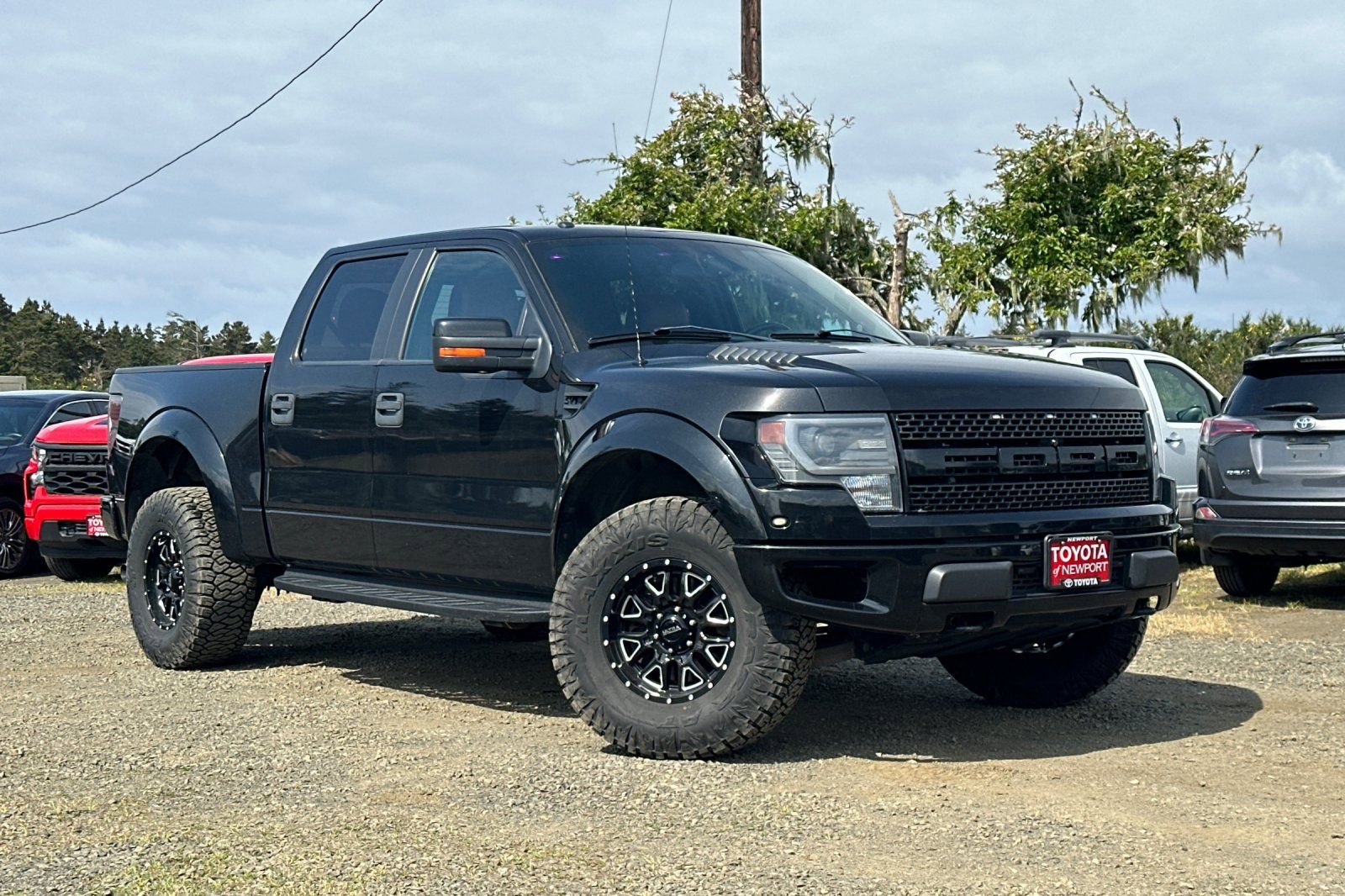 Used 2014 Ford F150 Raptor w/ Equipment Group 801A Luxury AWD/4WD image 2