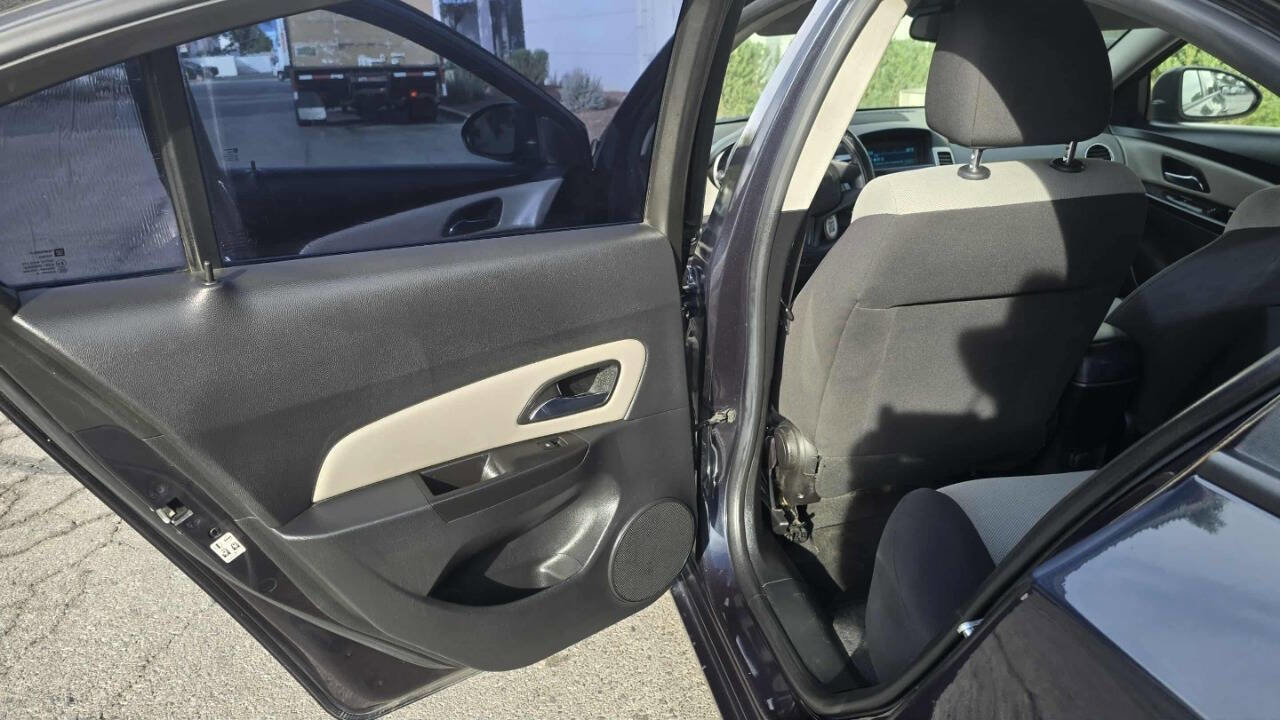 Used 2015 Chevrolet Cruze LS image 9