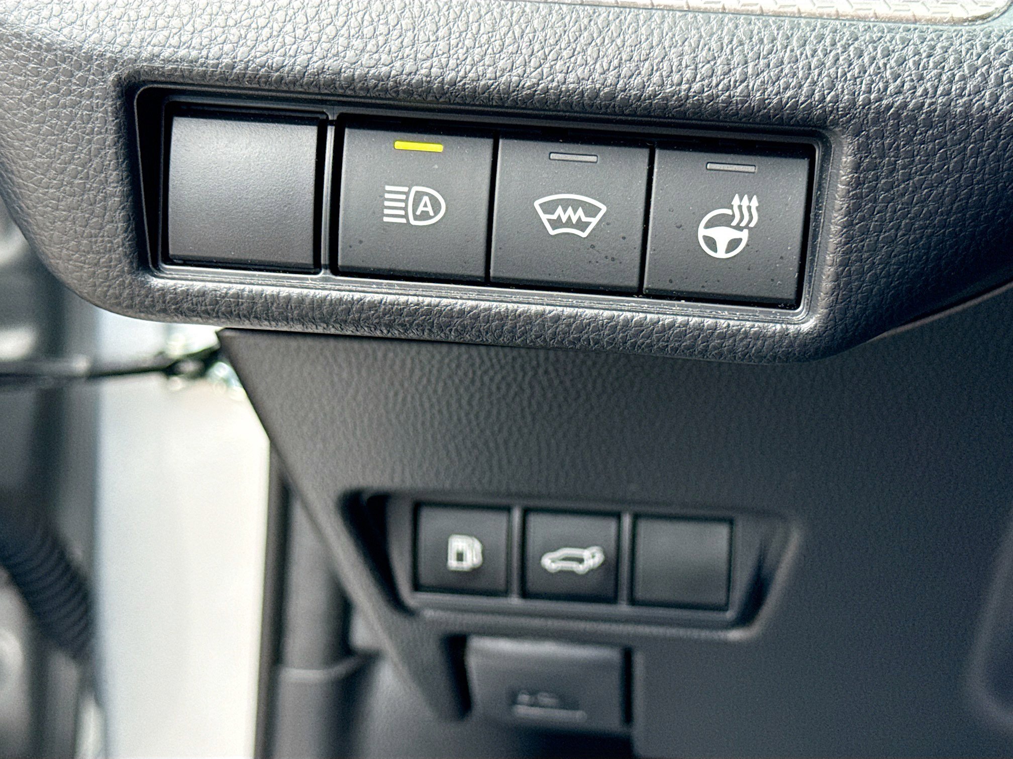 Used 2024 Toyota Prius Limited FWD image 34