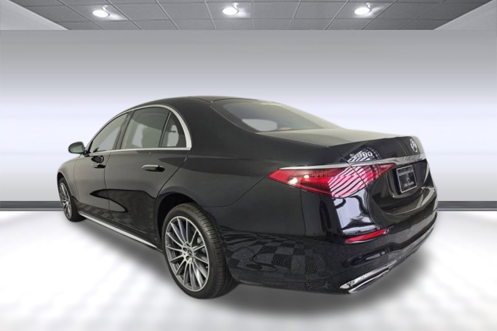 New 2024 Mercedes-Benz S 500 4MATIC image 3