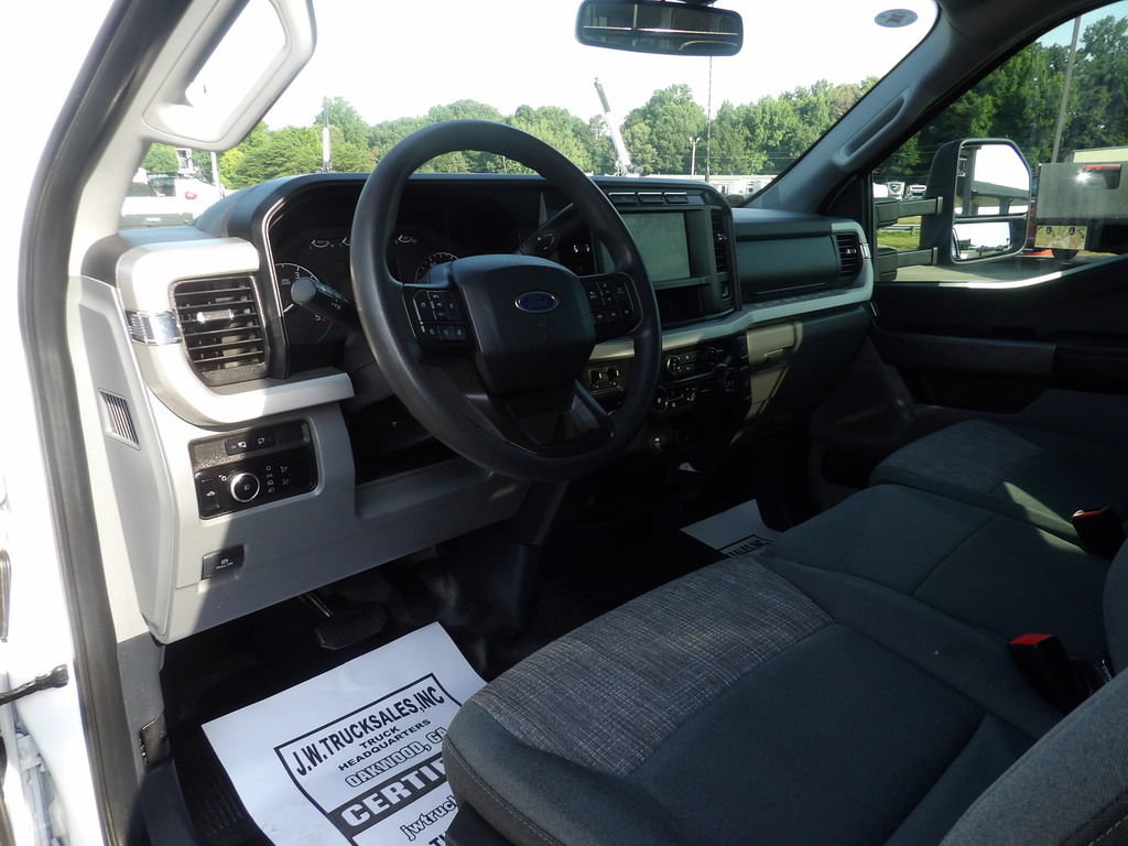 Used 2023 Ford F350 XLT AWD/4WD image 16