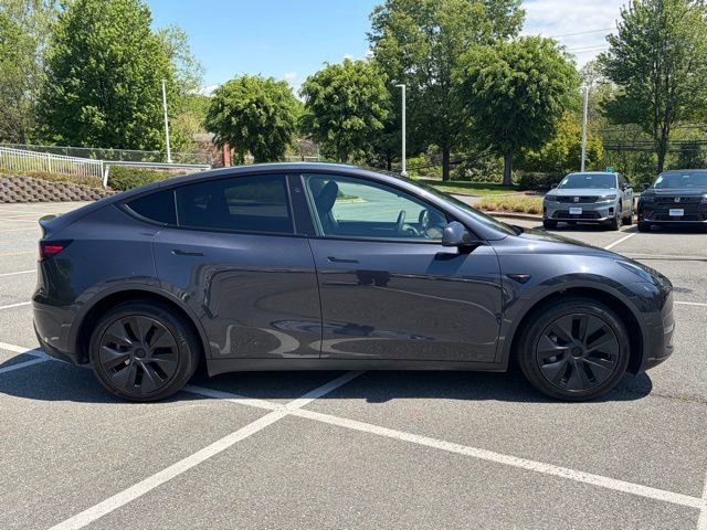 Used 2025 Tesla Model Y Long Range RWD image 9