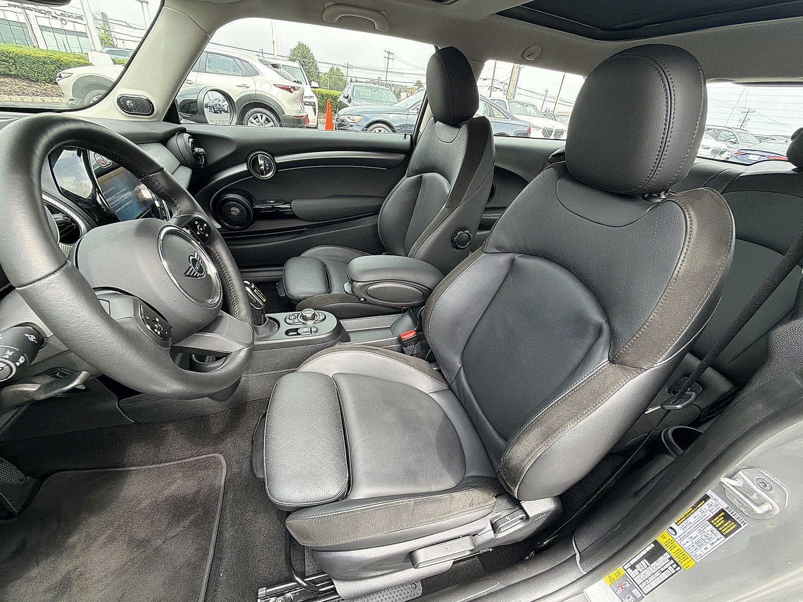 Used 2024 MINI Cooper SE w/ Signature Upholstery Package FWD image 19