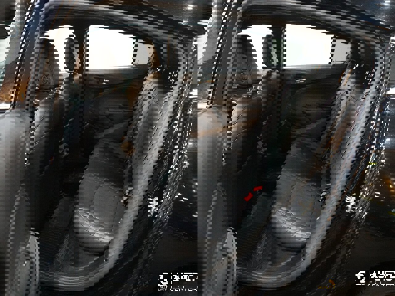 Used 2017 Chevrolet Cruze Premier image 25