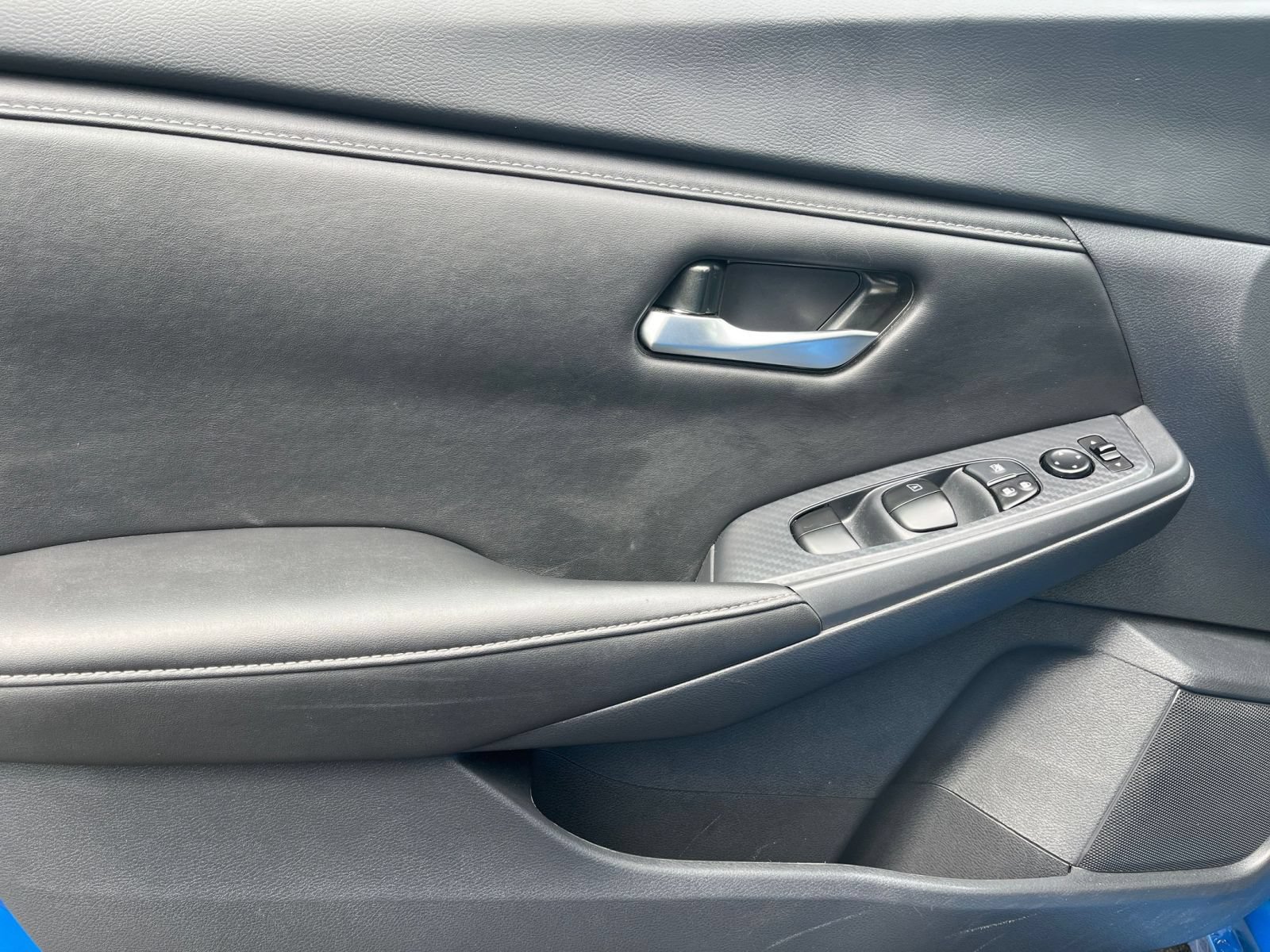 Used 2025 Nissan Sentra SV FWD image 18