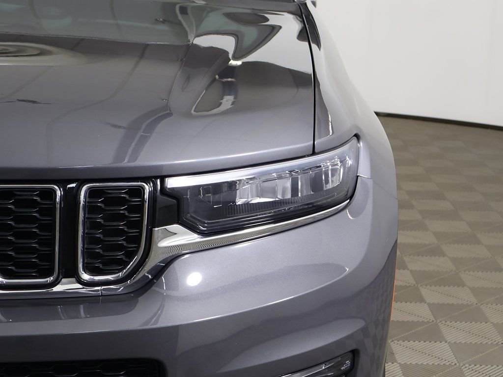 Used 2023 Jeep Grand Cherokee L Limited image 17