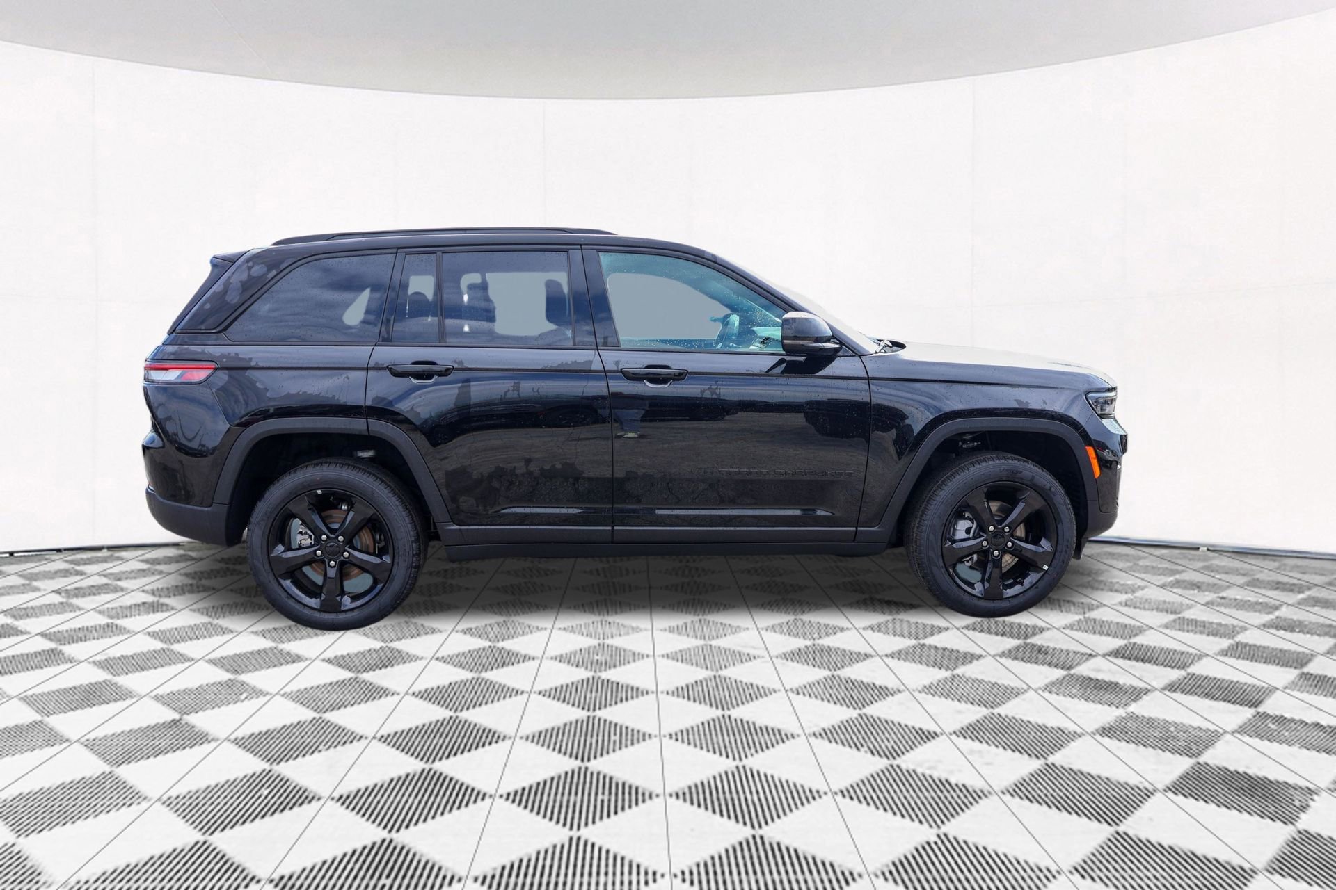 New 2025 Jeep Grand Cherokee Limited w/ Black Appearance Package image 11