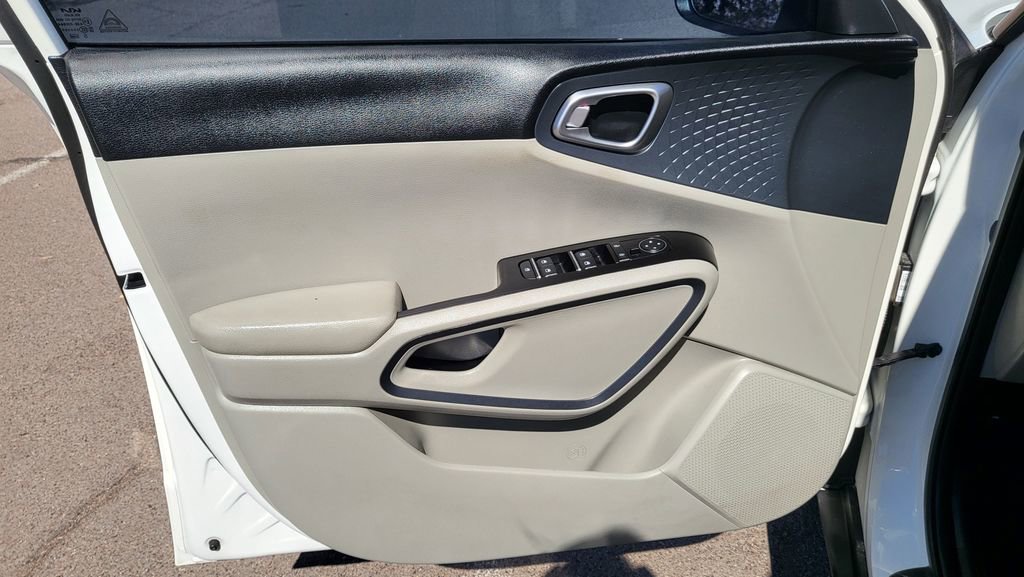Used 2022 Kia Soul S image 23