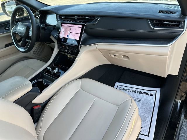 Used 2025 Jeep Grand Cherokee Limited image 32