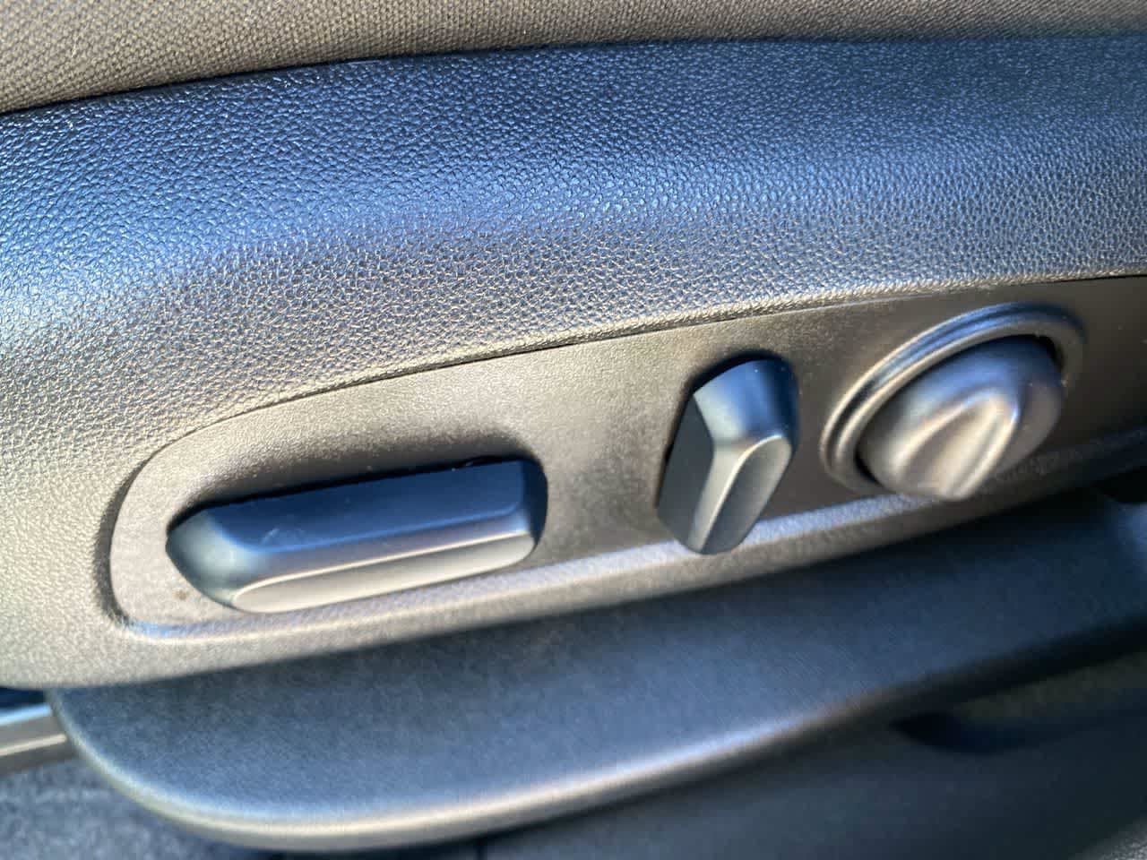 Used 2024 Chevrolet Equinox LT AWD/4WD image 12