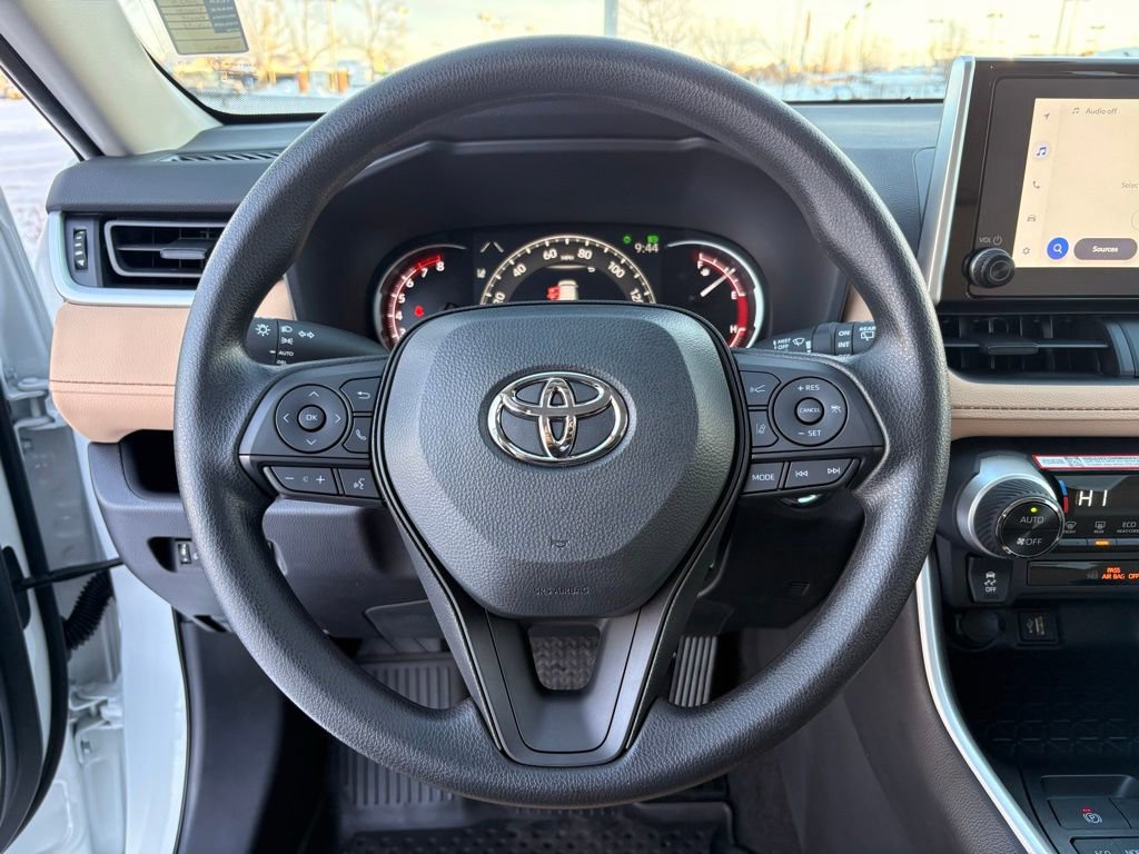 Used 2025 Toyota RAV4 XLE image 22