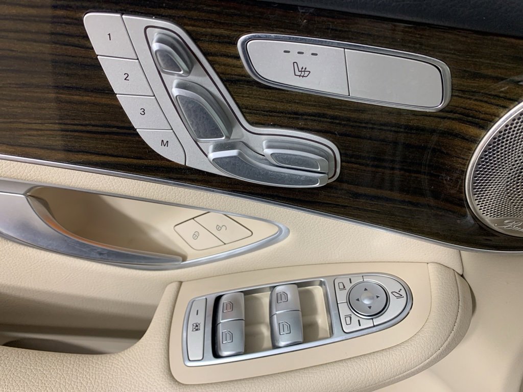 Used 2021 Mercedes-Benz GLC 300 image 17