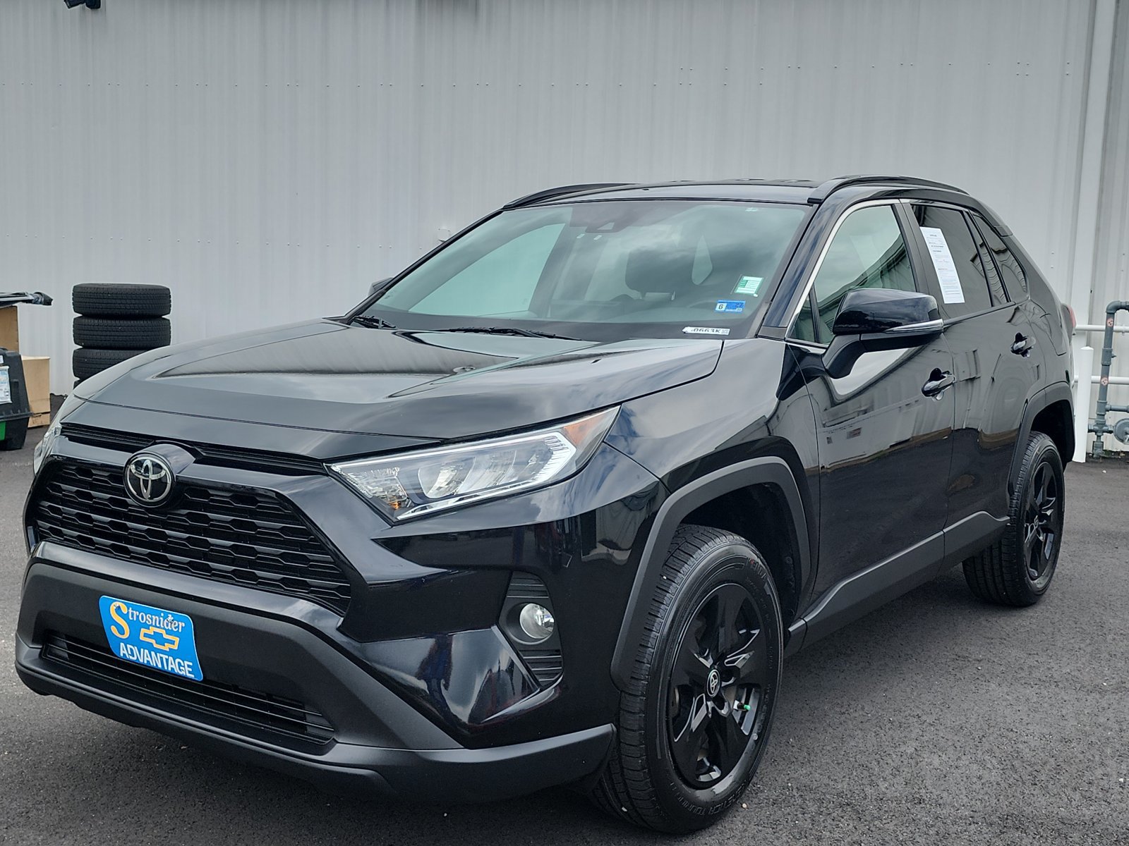 Used 2021 Toyota RAV4 XLE FWD video 1