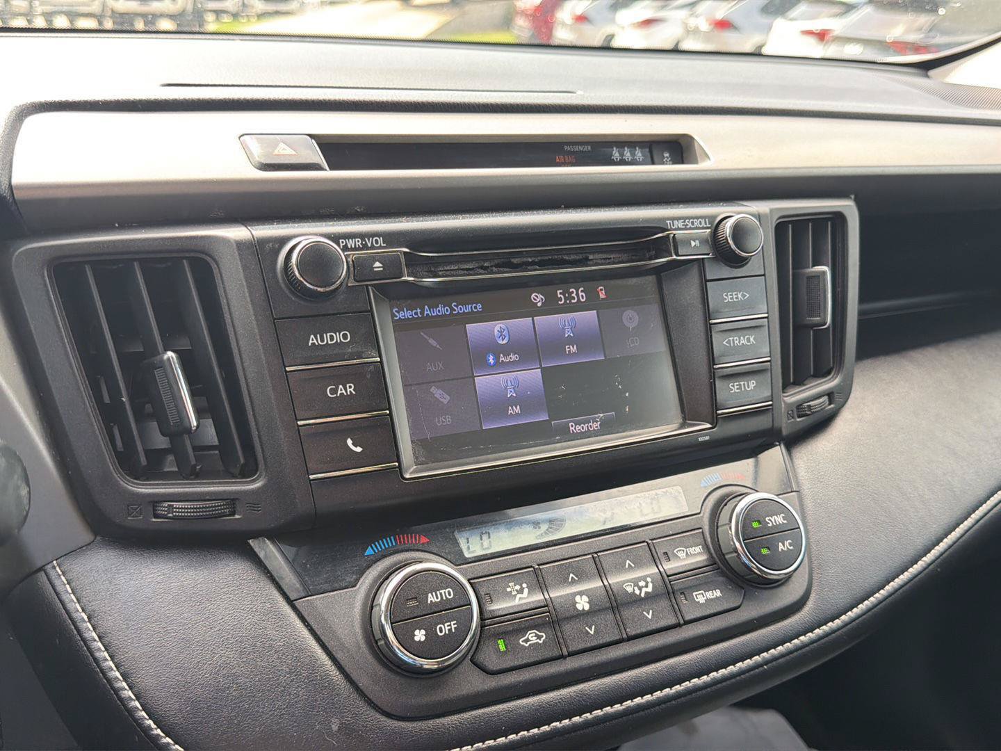 Used 2018 Toyota RAV4 XLE AWD/4WD image 19