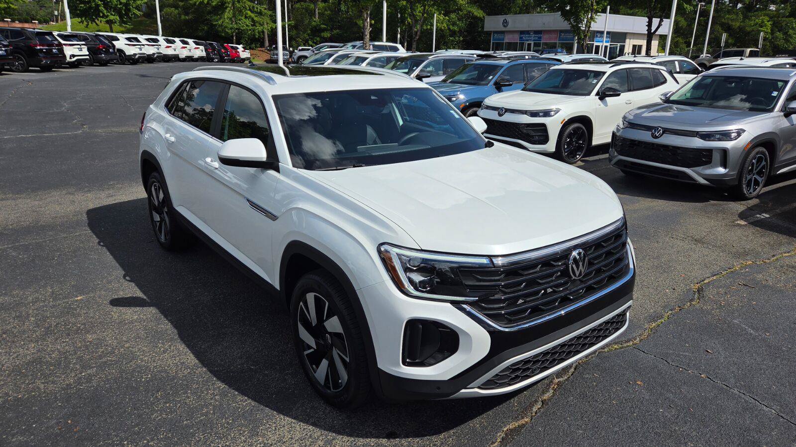 New 2026 Volkswagen Atlas Cross Sport SE AWD/4WD image 7